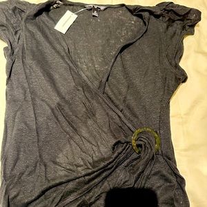 BANANA REPUBLIC • Black wraparound Linen top